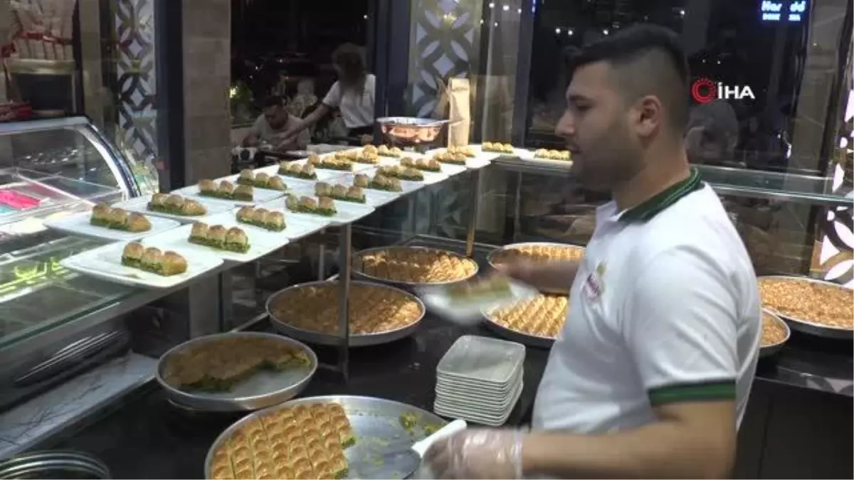 Bayram öncesinde baklava kuyruğu