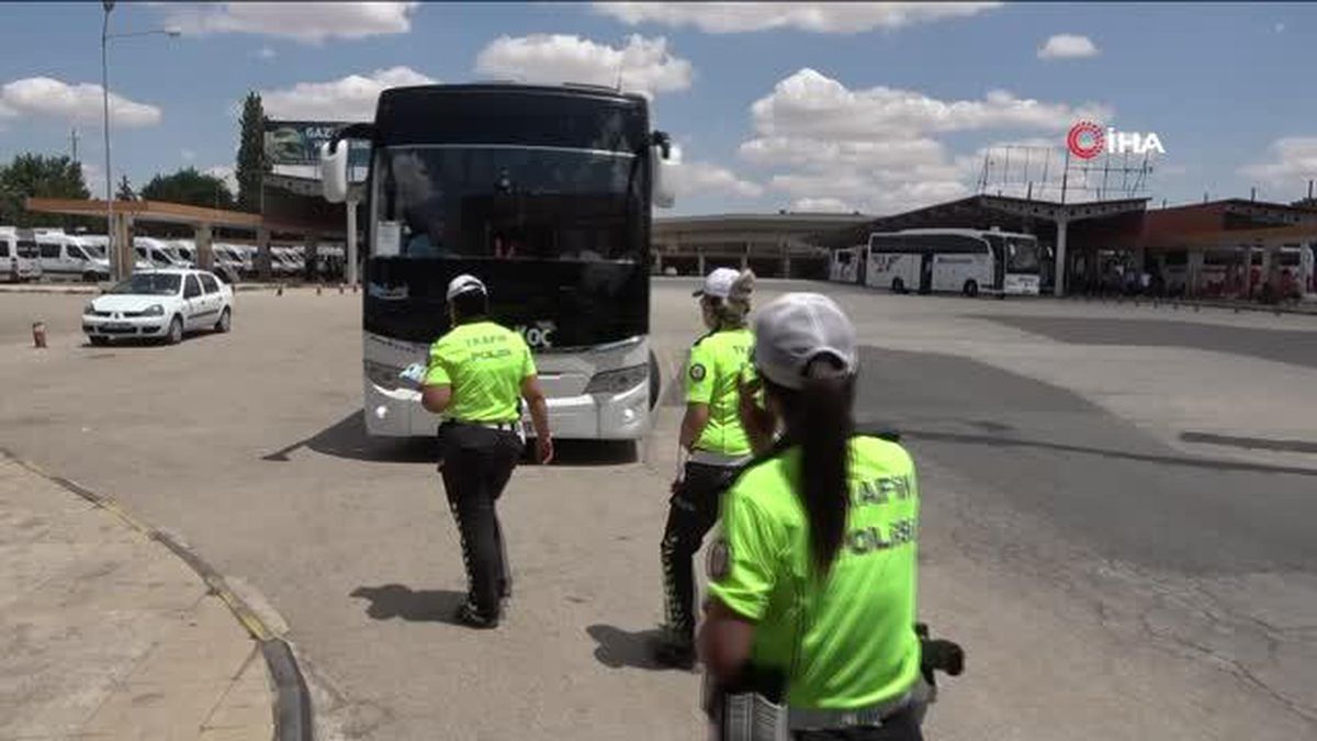 Bayram tatili öncesi polislerden sürücülere uyarı