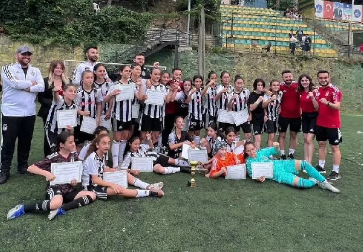 Beşiktaş U13 Kız Futbol Takımı Şampiyon Oldu