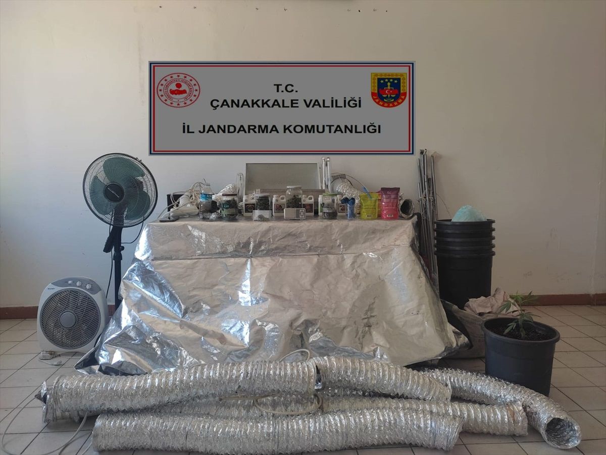 Çanakkale\'de Uyuşturucu Operasyonu: Malzemeler ve Tabanca Ele Geçirildi