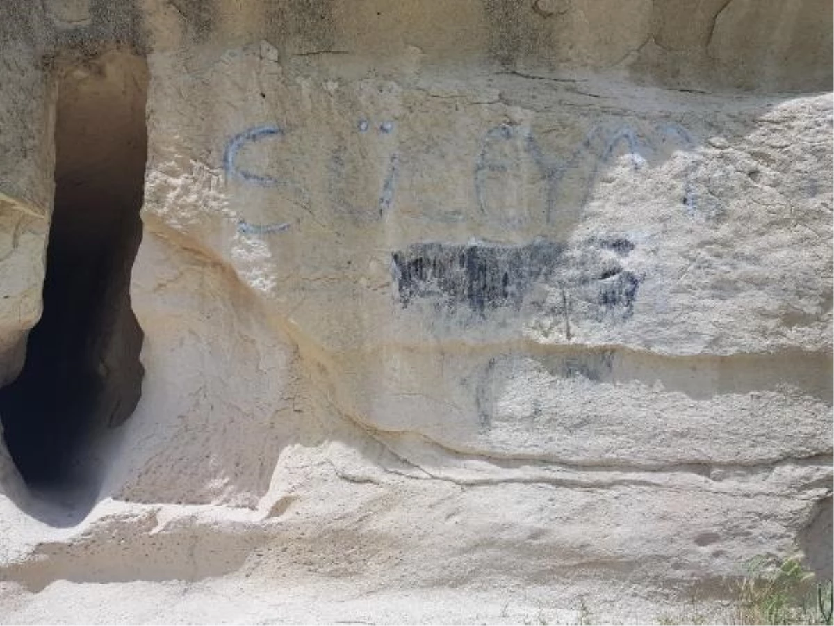 Gomeda Vadisi\'nde tarihi yapılar sprey boya ile yazılarla kirletildi