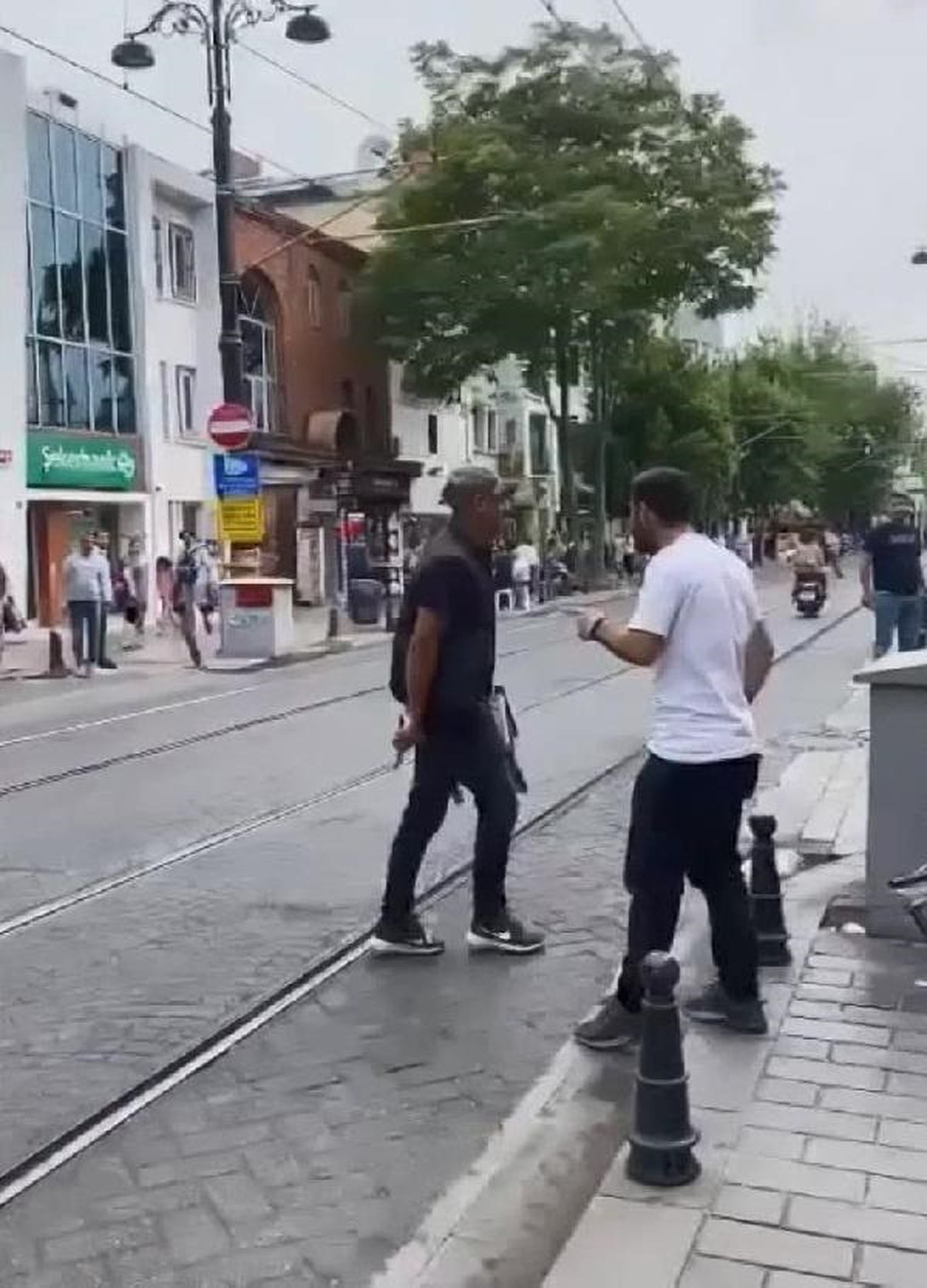 Fatih\'te Kuzenine Bıçaklı Saldırı