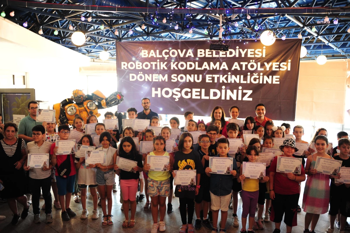 Balçova Belediyesi\'nden çocuklara robotik kodlama eğitimi