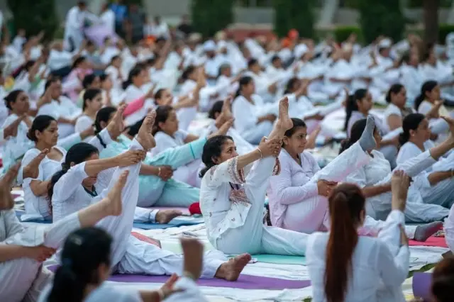 Hindistan ve Pakistan'da Uluslararası Yoga Günü Kutlandı
