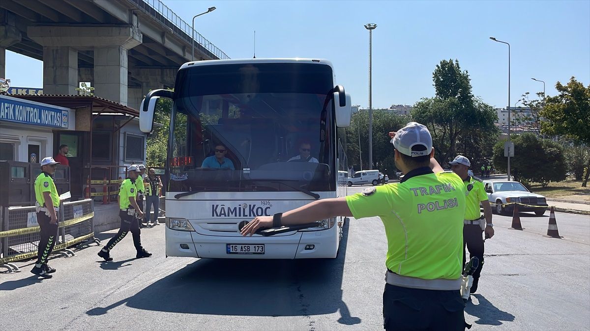 İstanbul Otogarı\'nda Bayram Denetimi: Bayramınız Kemerli Olsun