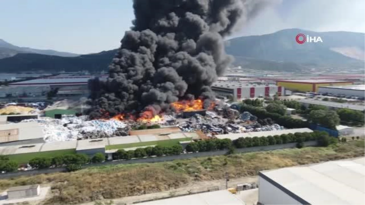 Manisa Valisi Karadeniz: "Yangının diğer fabrikalara sıçramaması için çalışıyoruz"