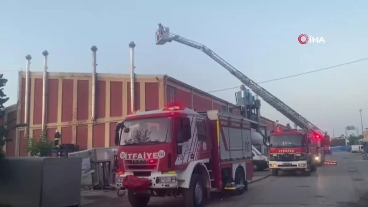 Gebze\'de Su Soğutma Tesisatı Yapımı Sırasında Yangın Çıktı, Bir İşçi Yaralandı