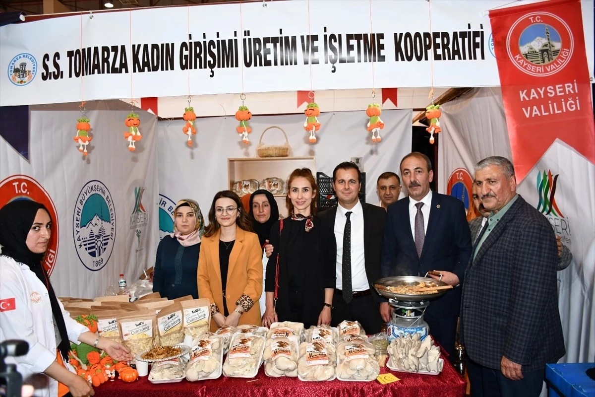 Tomarza Kadın Kooperatifleri Kayseri Fuarında Ürünlerini Satıyor