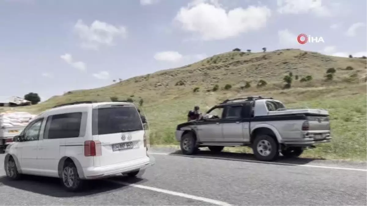 Elazığ\'da Transit ile Pikap Çarpıştı: 2 Yaralı