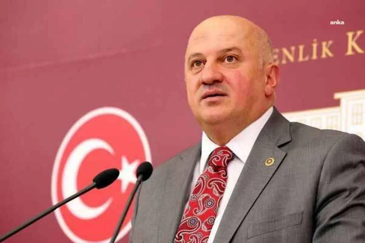 CHP Milletvekili Uğur Bayraktutan, cami kürsüsünden AKP propagandası yapan imam hakkında soru önergesi verdi