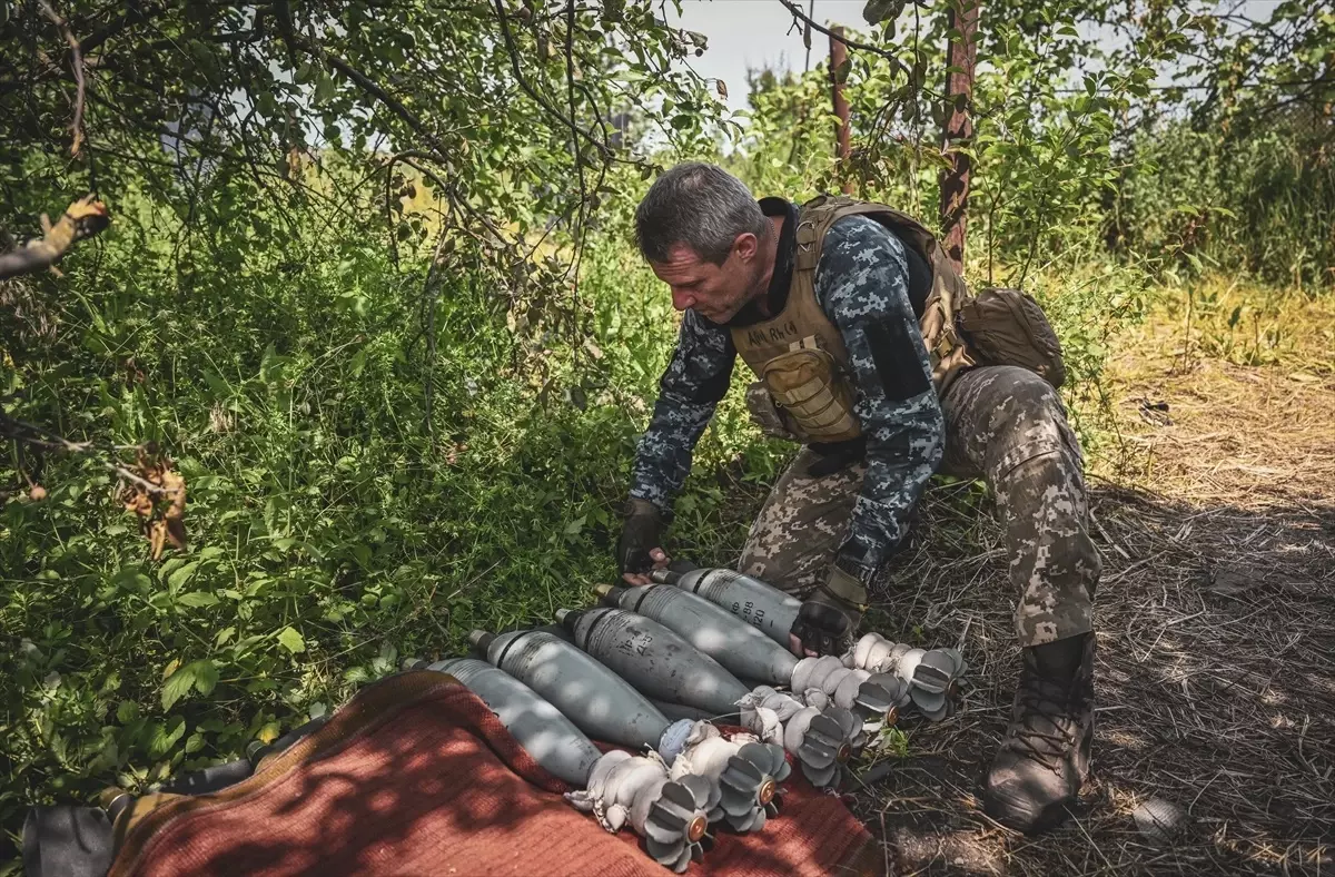 Ukrayna ordusu Rus güçlerine karşı saldırıya geçti, Donetsk\'te çatışmalar devam ediyor