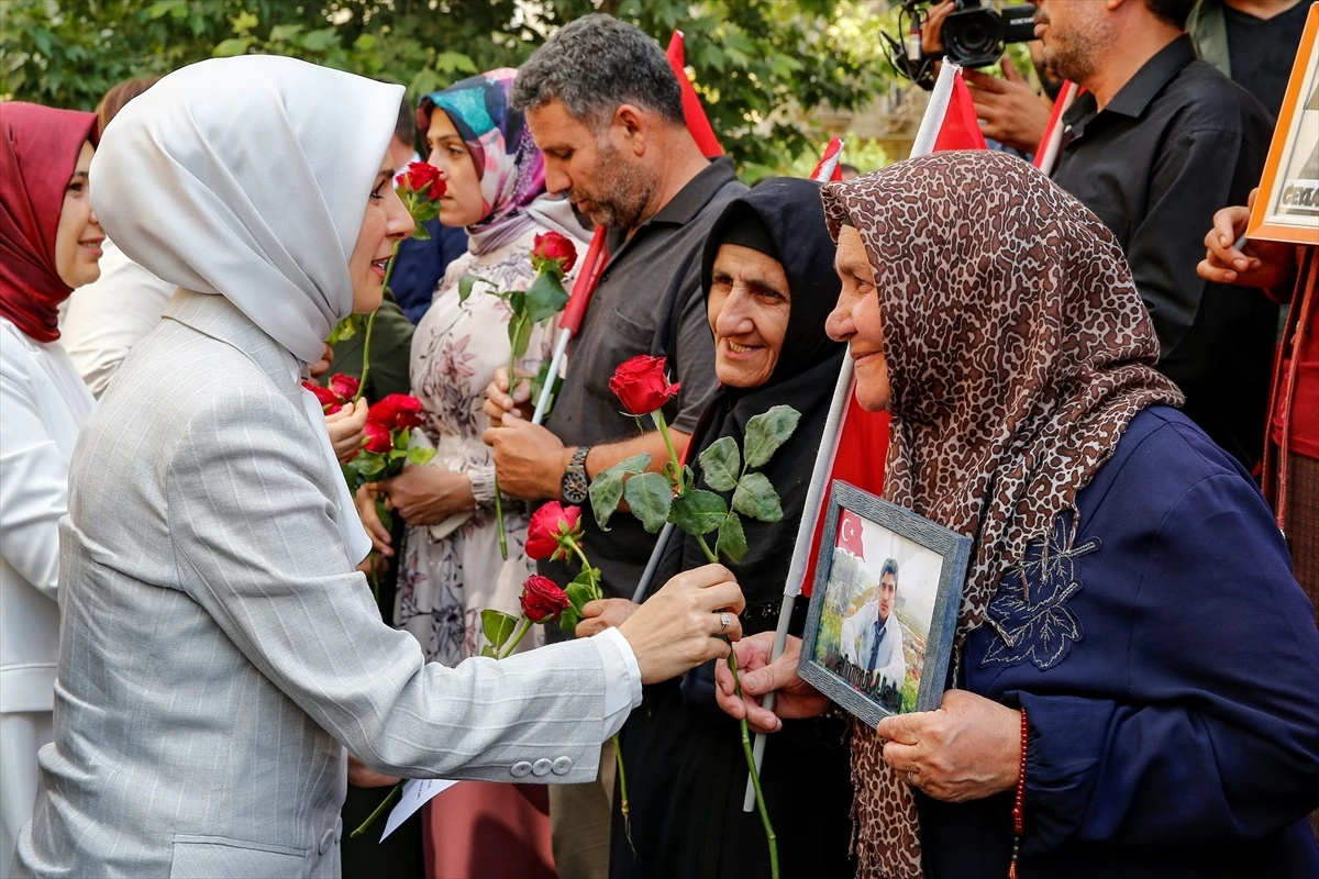 Aile ve Sosyal Hizmetler Bakanı Göktaş, Diyarbakır annelerini ziyaret etti
