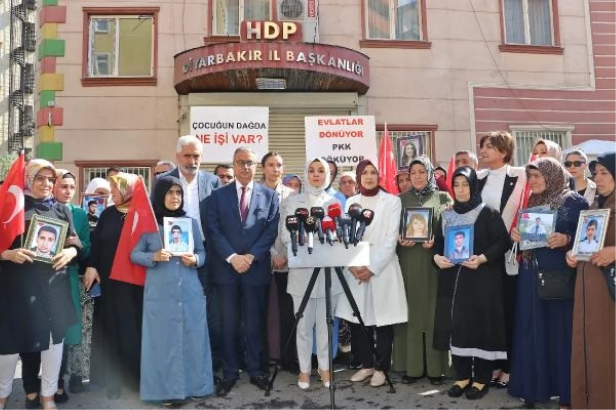 Bakan Göktaş, Diyarbakır\'da evlat nöbetindeki aileleri ziyaret etti