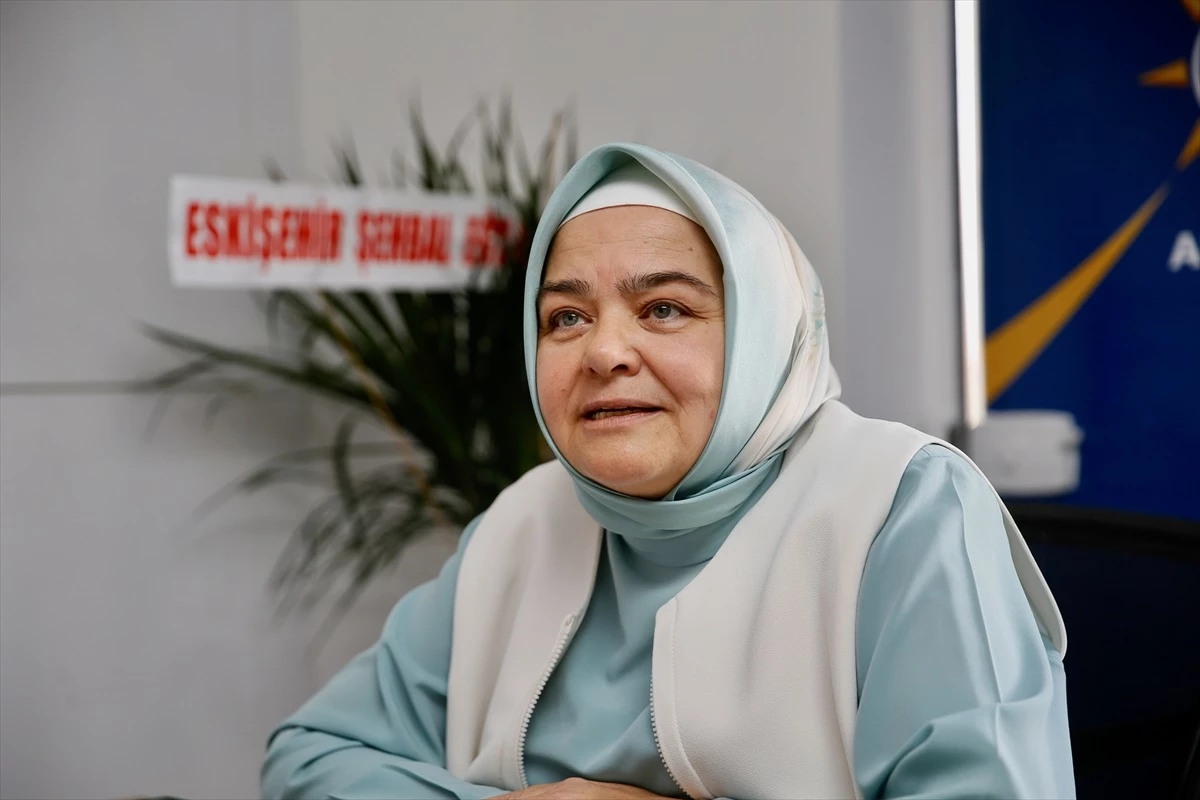 AK Parti Eskişehir Milletvekili Ayşen Gürcan, Halk Günü uygulamasıyla vatandaşlarla buluşuyor
