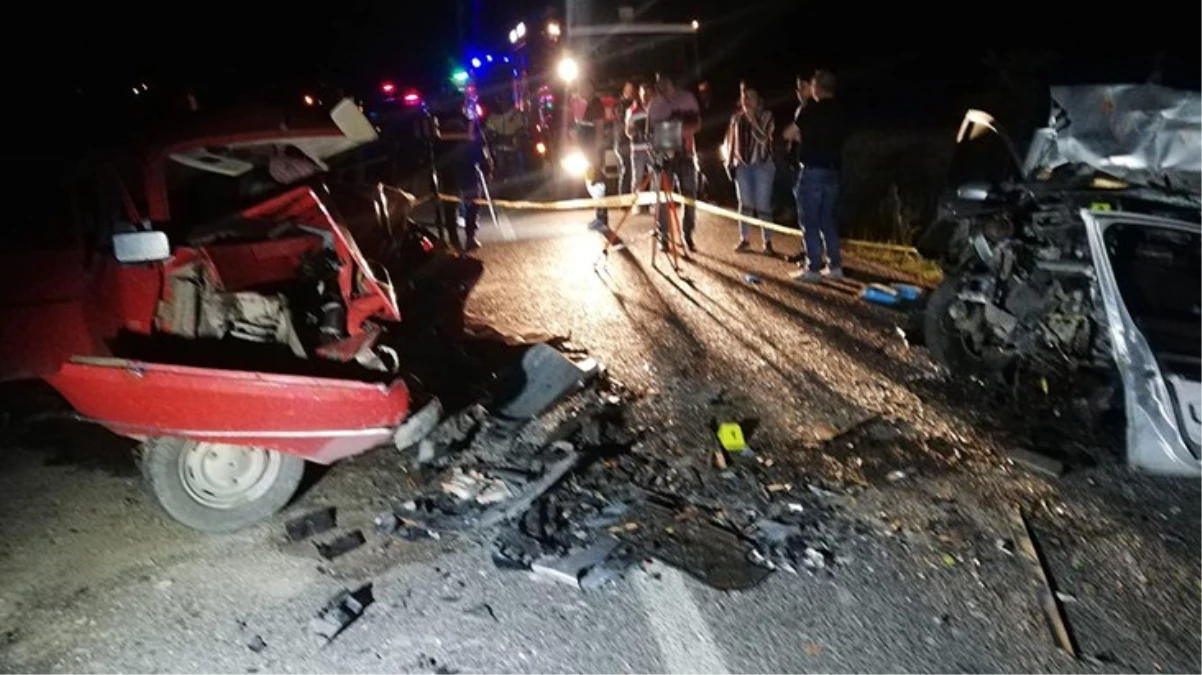 Ankara\'da Kafa Kafaya Çarpışan Otomobillerde 3 Kişi Yaşamını Yitirdi