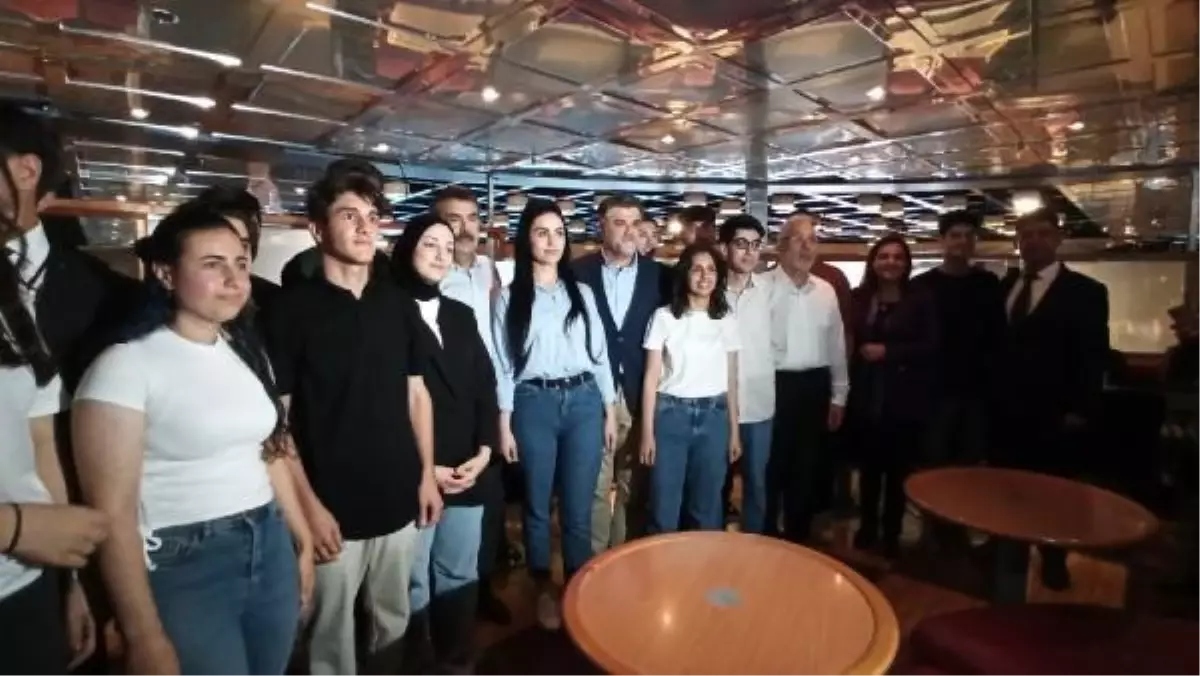 Milli Eğitim Bakanı Yusuf Tekin, Rauf Bey Gemisi\'ni ziyaret etti