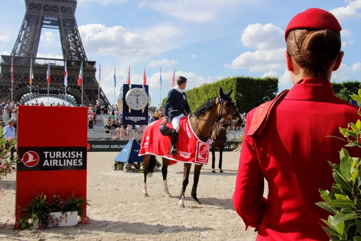 Türk Hava Yolları\'nın sponsor olduğu Longines Paris Eyfel yarışında birincilik Fransız Simon Delestre\'nin