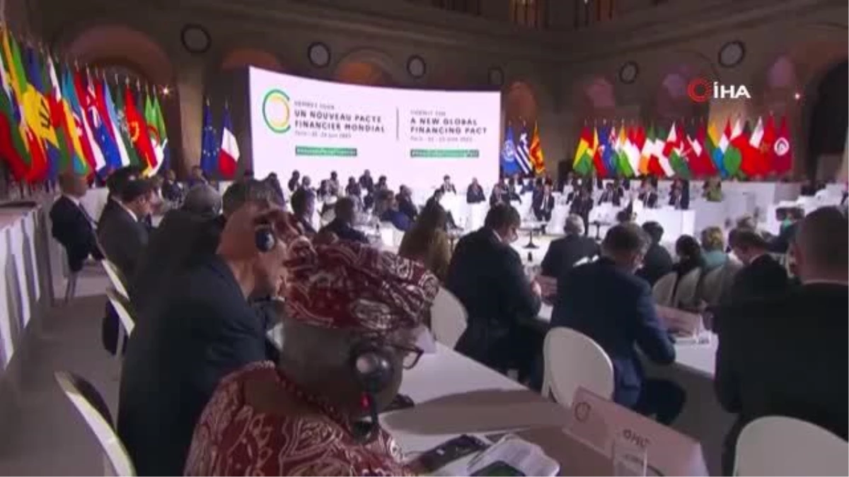 Dünya liderleri Yeni Küresel Finansal Pakt Zirvesi\'nde bir araya geldi