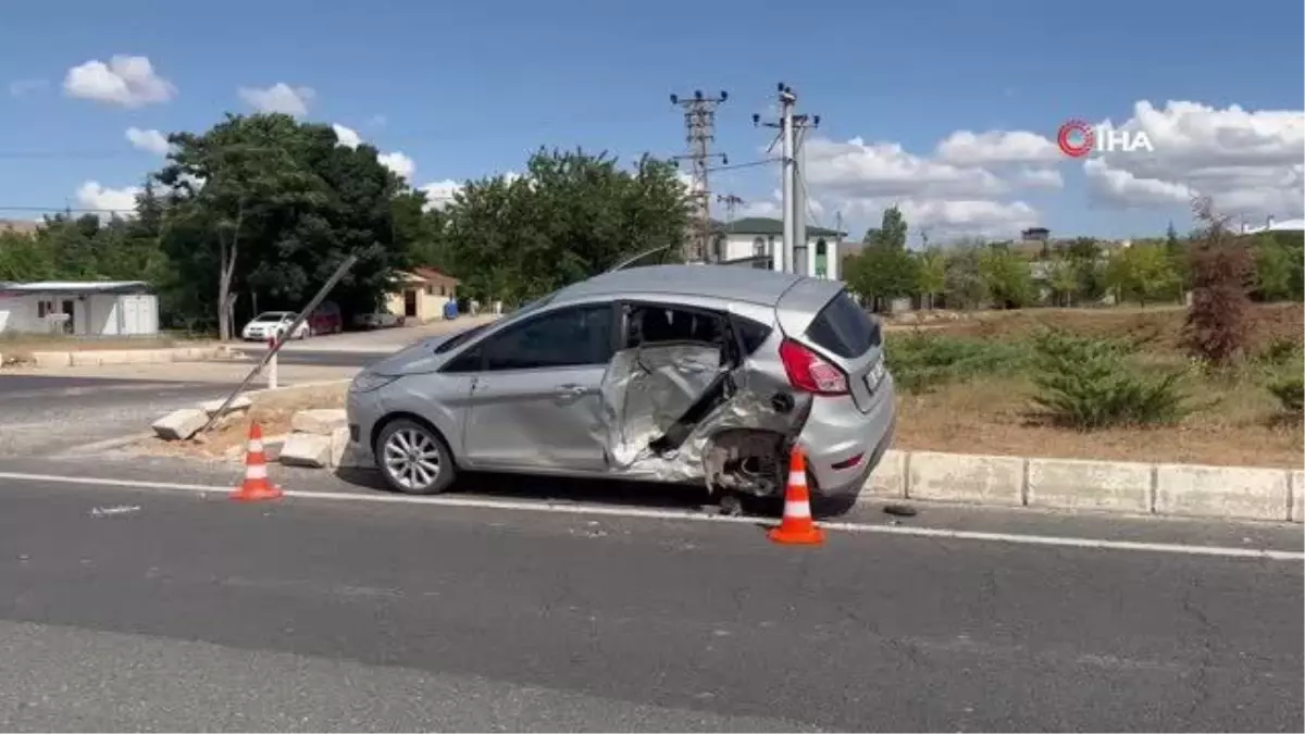 Elazığ\'da trafik kazası: 1\'i ağır 4 yaralı