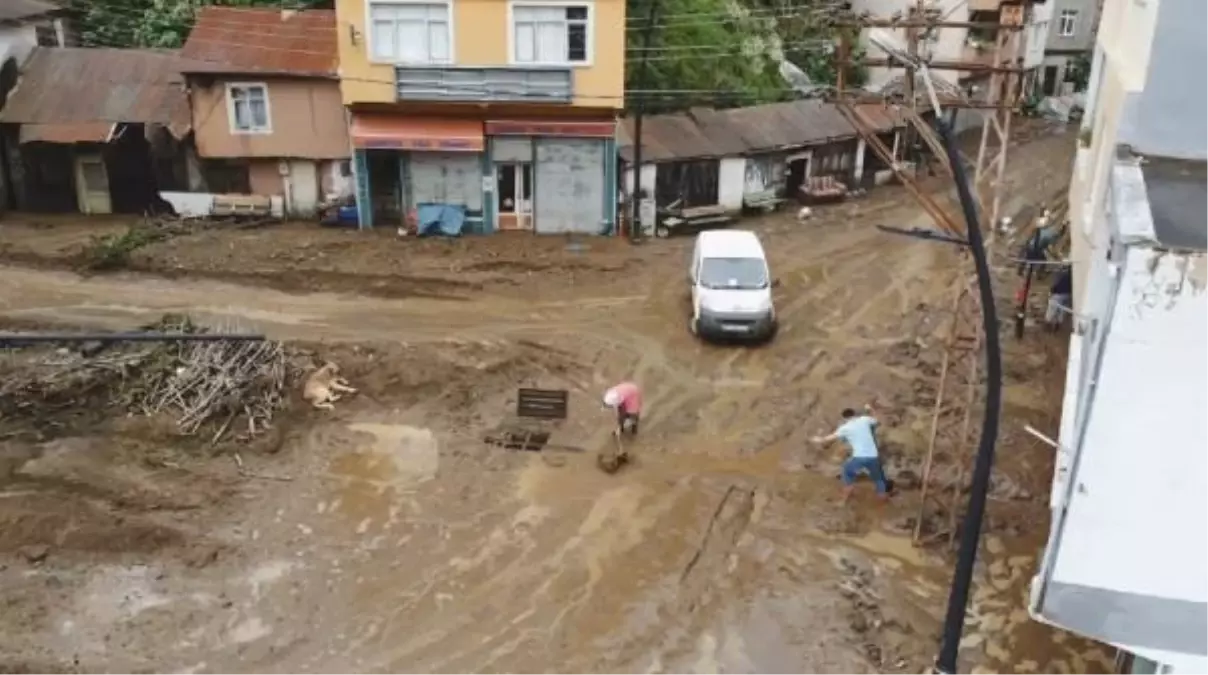 Giresun\'da Sel ve Heyelan: 1 Kişi Kayıp, Enerji Nakil Hatları Hasar Gördü