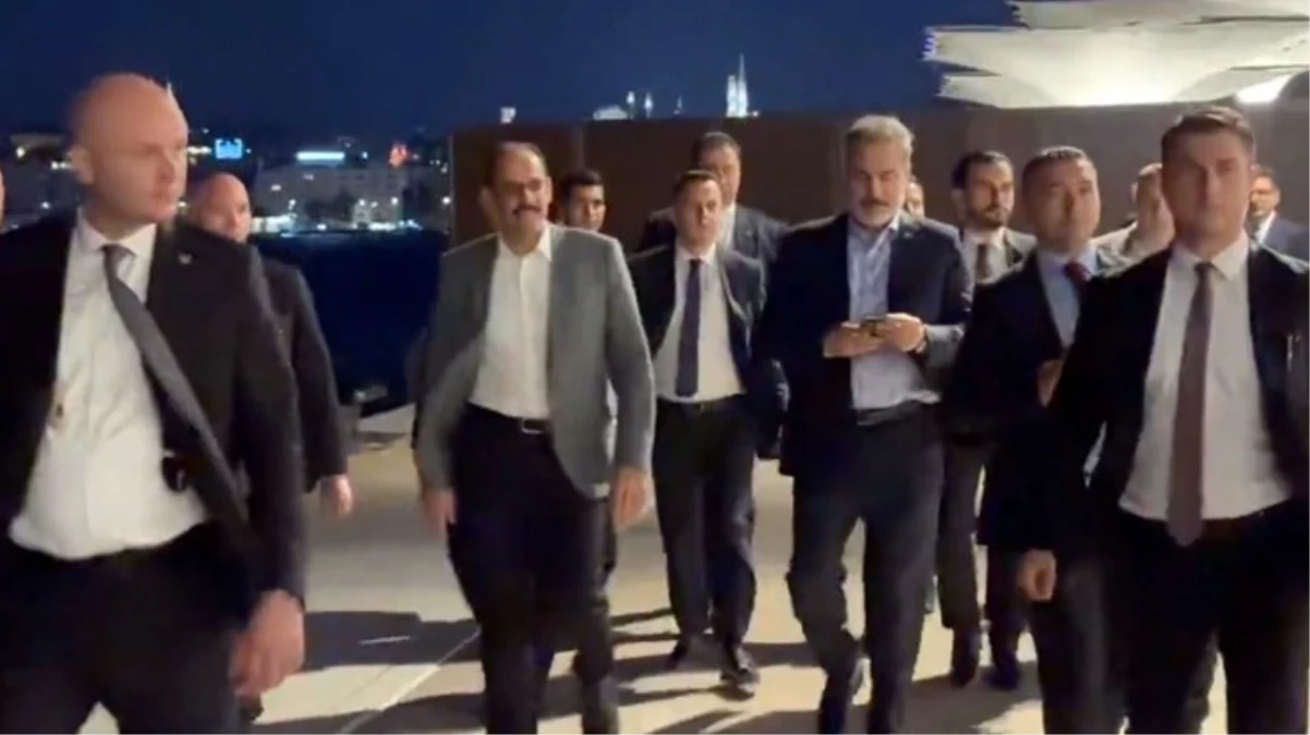 Dışişleri Bakanı Hakan Fidan ve MİT Başkanı İbrahim Kalın İstanbul\'da yürüyüş yaptı
