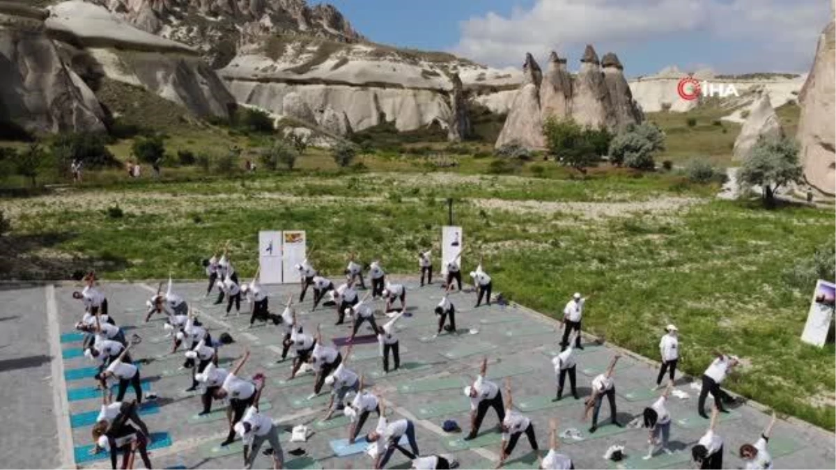 Hindistan\'ın Ankara Büyükelçisi Kapadokya\'da Yoga Yaptı