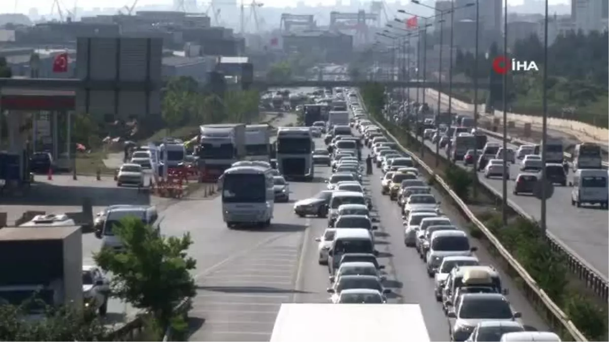 İstanbul\'da Bayram Trafiği Yoğunluğu