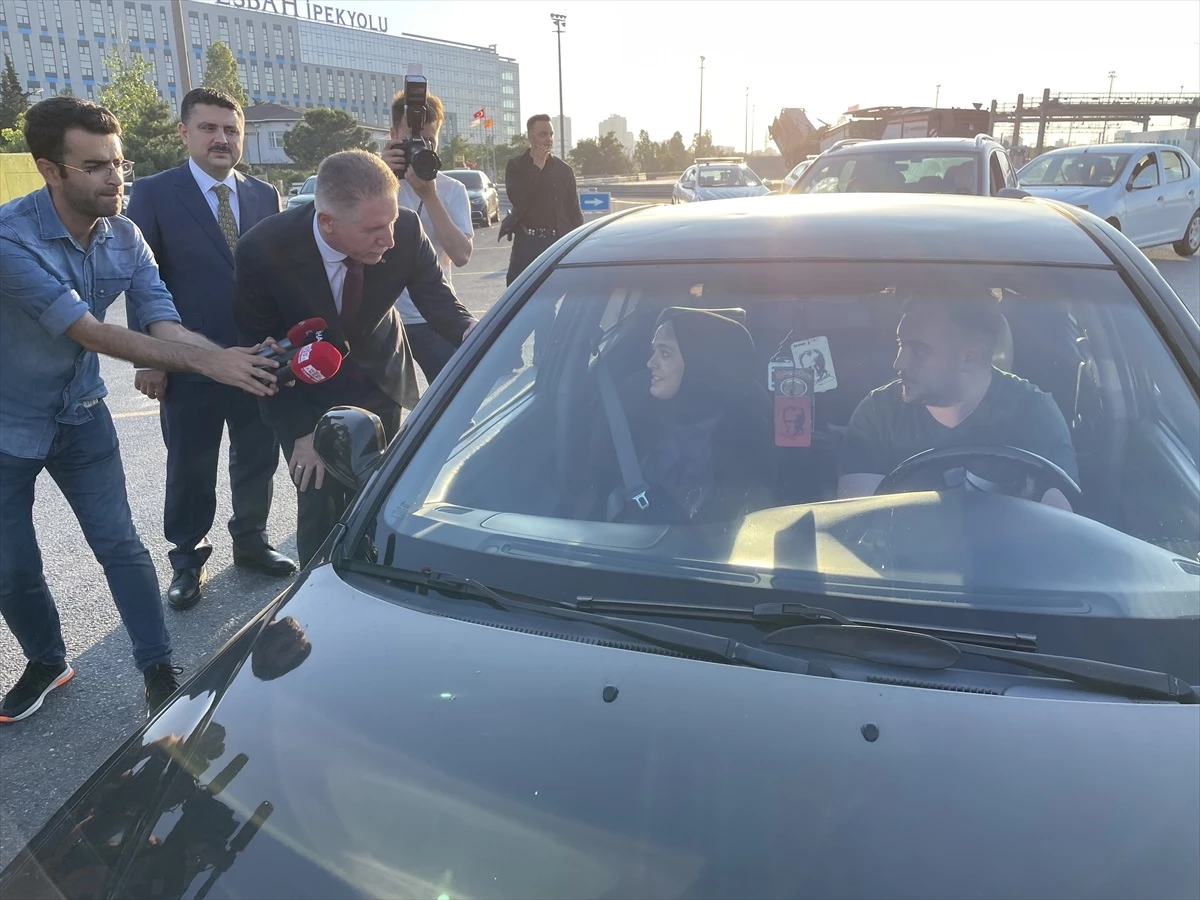 İstanbul Valisi Davut Gül, Mahmutbey gişelerinde trafik denetimi yaptı