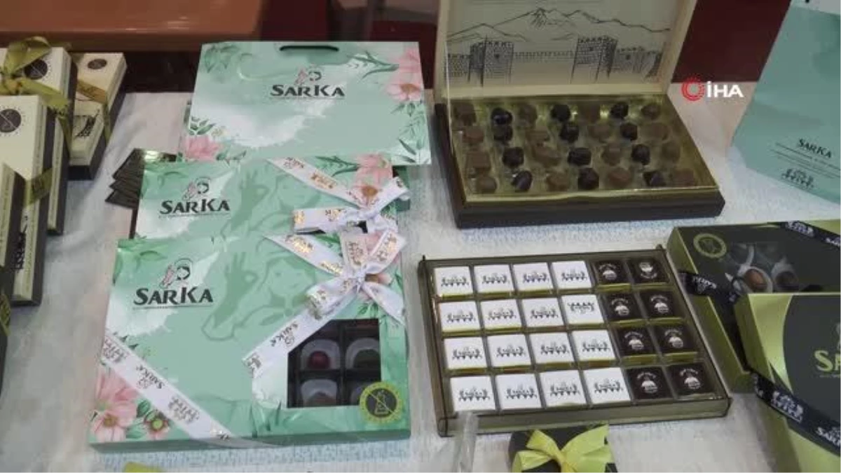 Kayseri\'de Kadın Kooperatifi El Yapımı Doğal Çikolatalarını Sergiliyor