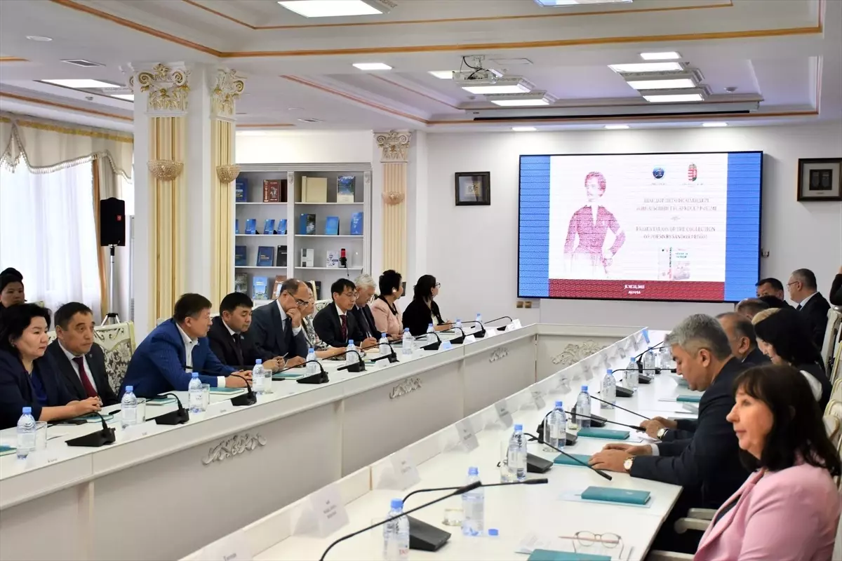 Uluslararası Türk Akademisi, Sandor Petöfi\'nin doğumunun 200. yıl dönümünü anma etkinliği düzenledi