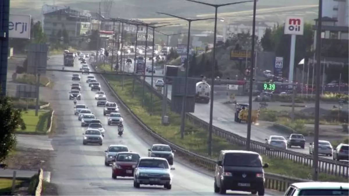 Kırıkkale\'de Kurban Bayramı tatili nedeniyle trafik yoğunluğu