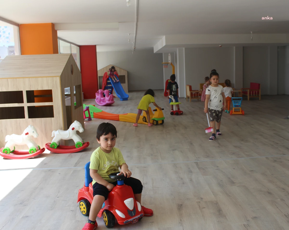 Antalya Büyükşehir Belediyesi Kumluca\'da Çocuk Kreşi ve Gündüz Bakımevi Açtı