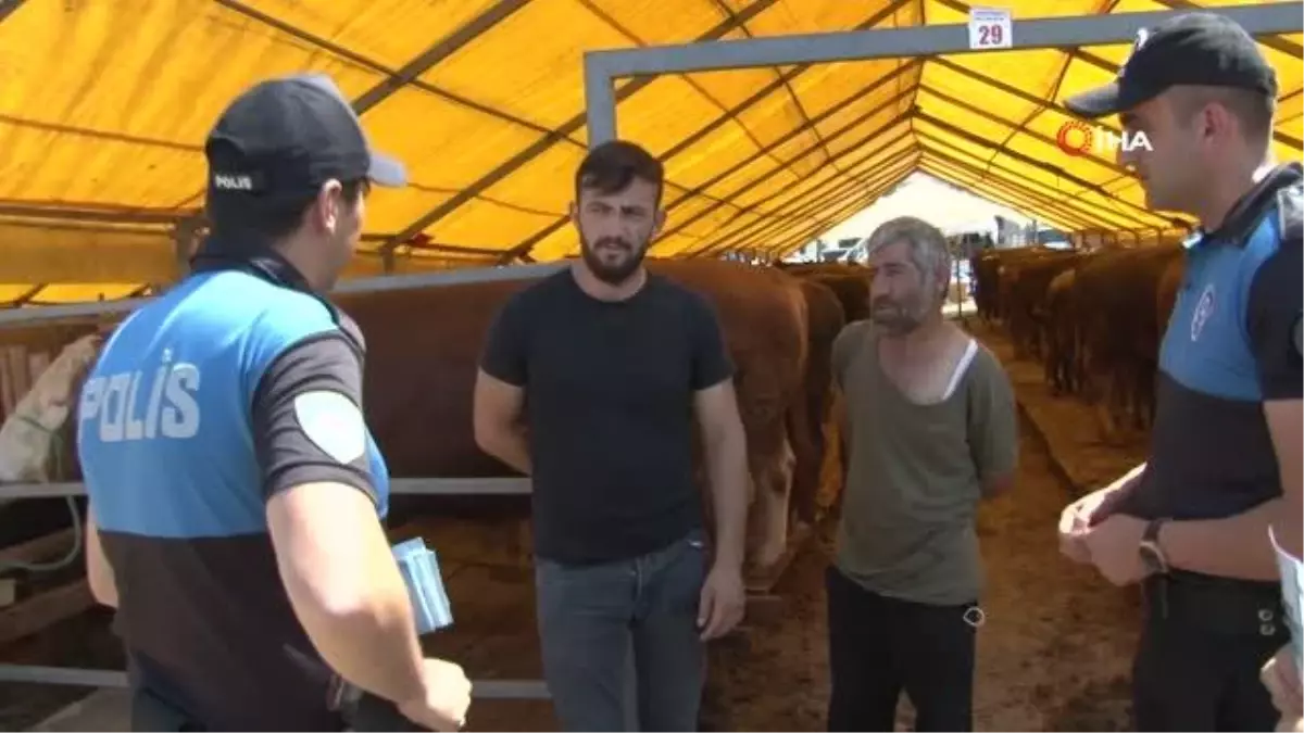 Polis ekipleri kurban pazarında dolandırıcılara karşı uyardı