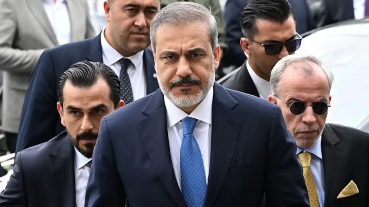 Bakan Hakan Fidan\'ın İngilizce konuşması sosyal medyada gündem oldu