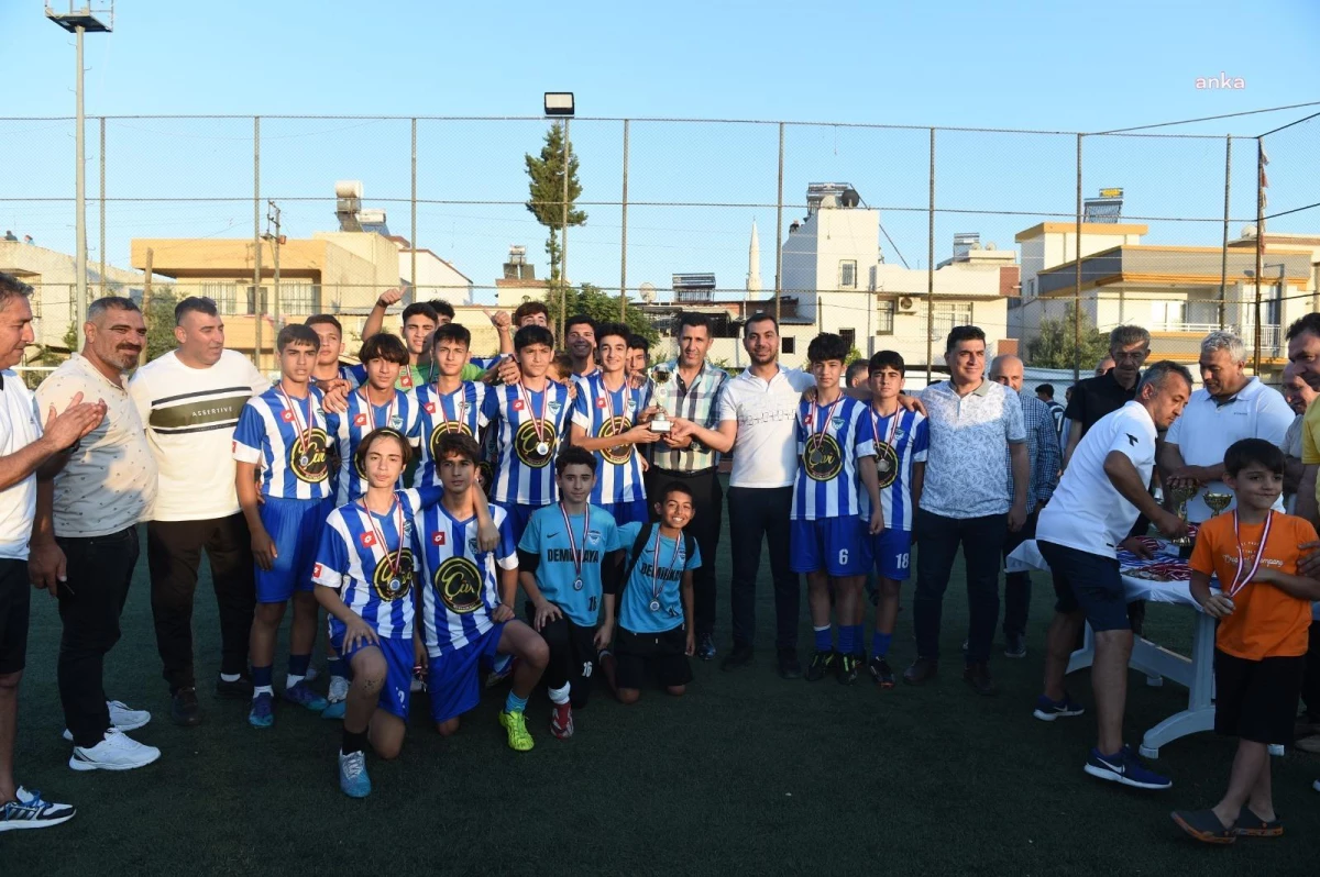 Adanaspor U-15 Yaş Futbol Başkanlık Kupası\'nı kazandı