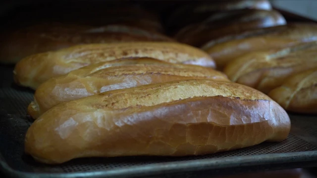 Tarsus Belediyesi, 3 TL'ye ekmek satışı yapıyor