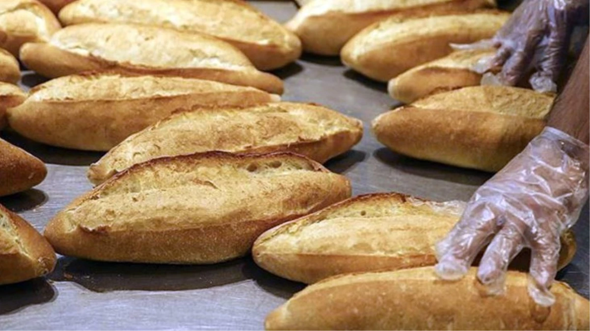 Tarsus Belediyesi, Hijyenik Ortamda Üretilen 210 Gramlık Ekmekleri 3 TL\'ye Vatandaşlara Ulaştırıyor