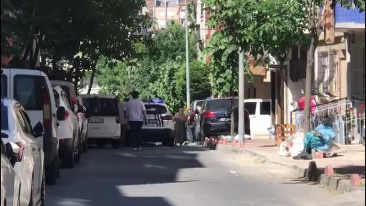 Bayrampaşa\'da Tesisatçı Silahlı Saldırıya Uğradı: 2 Yaralı