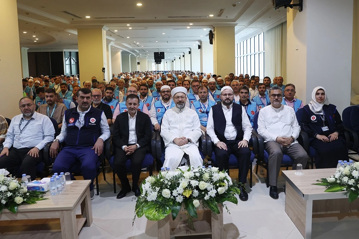 Diyanet İşleri Başkanı Ali Erbaş: Hac yolculuğu büyük bir arınma mevsimidir