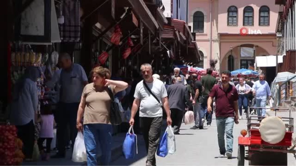 Elazığ Kapalıçarşı\'da Kurban Bayramı yoğunluğu