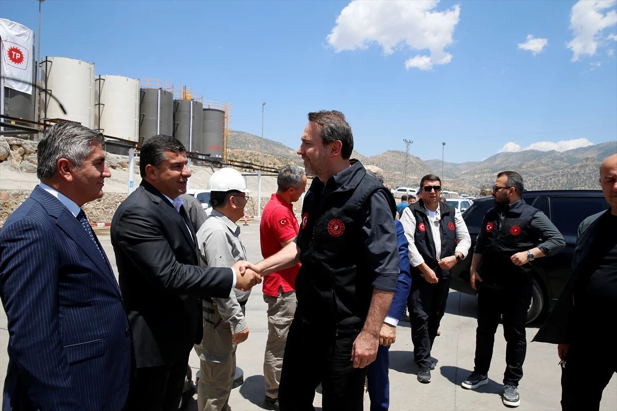 Enerji ve Tabii Kaynaklar Bakanı Bayraktar, Şırnak\'ta petrol sahalarında incelemede bulundu Açıklaması