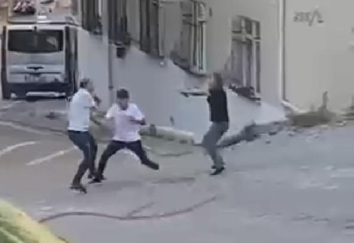 Esneyurt\'ta Kavga: Bir Kişi Hayatını Kaybetti, Bir Kişi Yaralandı