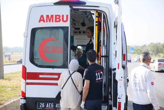 Eskişehir'de 9 otomobilin karıştığı zincirleme trafik kazası! Yaralılar var Eskişehir'de 9 otomobilin karıştığı zincirleme trafik kazası! Yaralılar var