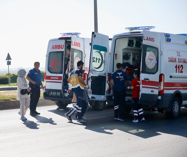 Eskişehir'de 9 otomobilin karıştığı zincirleme trafik kazası! Yaralılar var Eskişehir'de 9 otomobilin karıştığı zincirleme trafik kazası! Yaralılar var