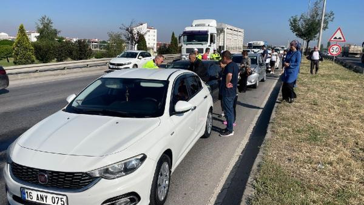 Eskişehir\'de Zincirleme Trafik Kazası: 5 Yaralı