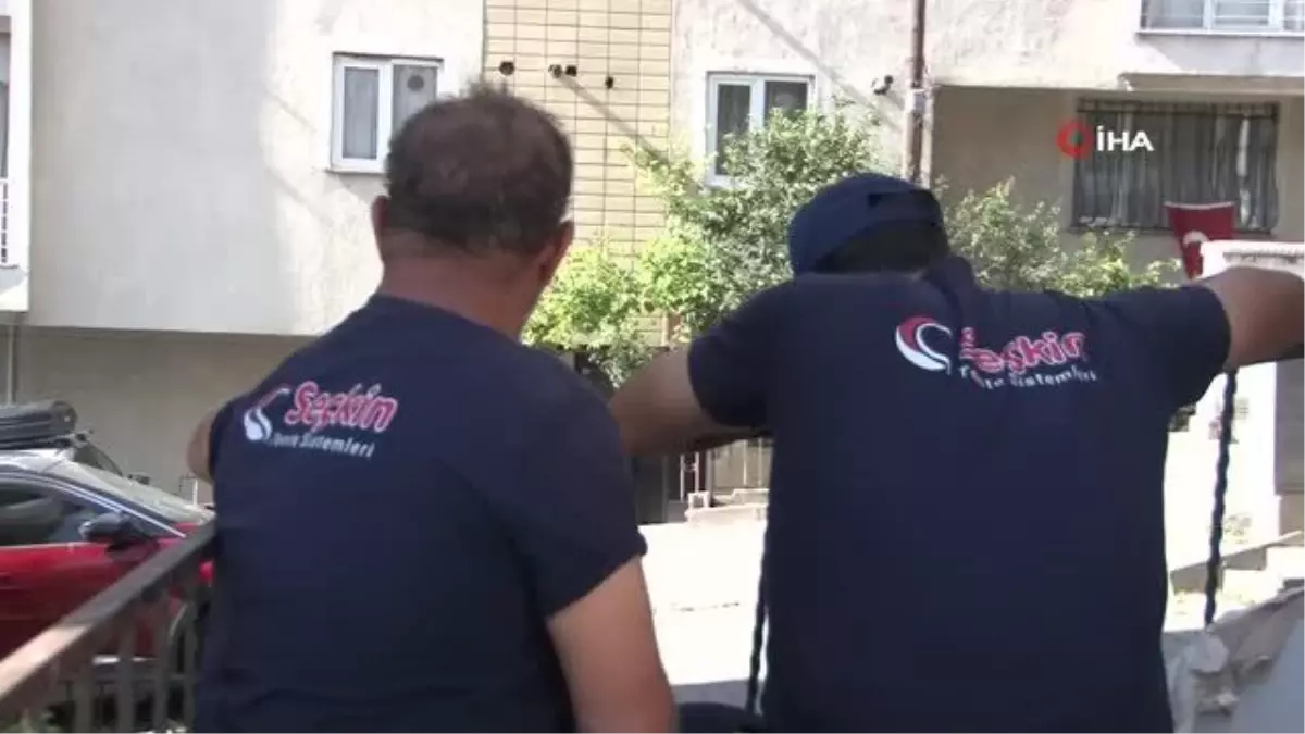 Eyüpsultan\'da Çatıdan Düşen İşçi Hayatını Kaybetti