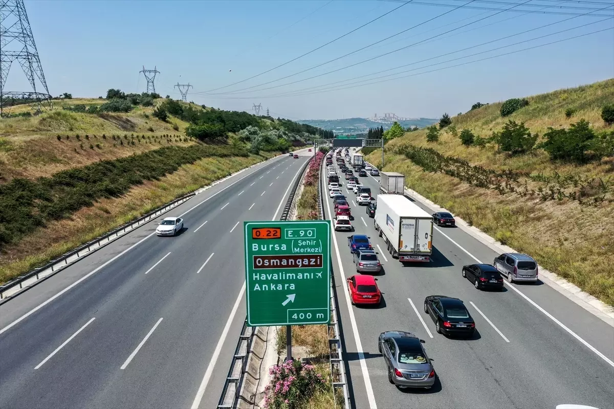 İstanbul-İzmir Otoyolu\'nda Kurban Bayramı tatili yoğunluğu