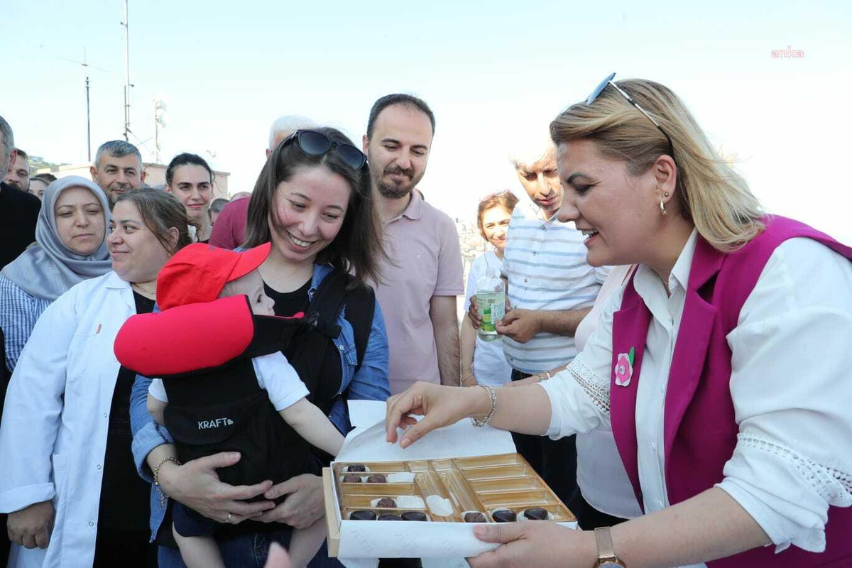 İzmit Belediye Başkanı Fatma Kaplan Hürriyet, Personeliyle Bayramlaştı