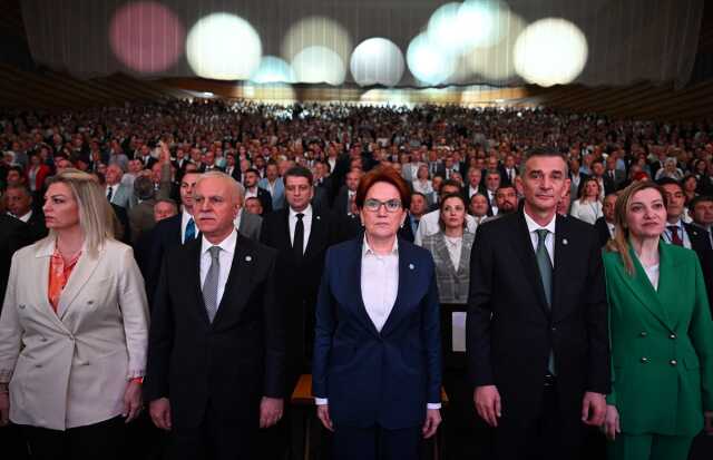 Meral Akşener, İYİ Parti Genel Başkanlığına yeniden seçildi Meral Akşener, İYİ Parti Genel Başkanlığına yeniden seçildi
