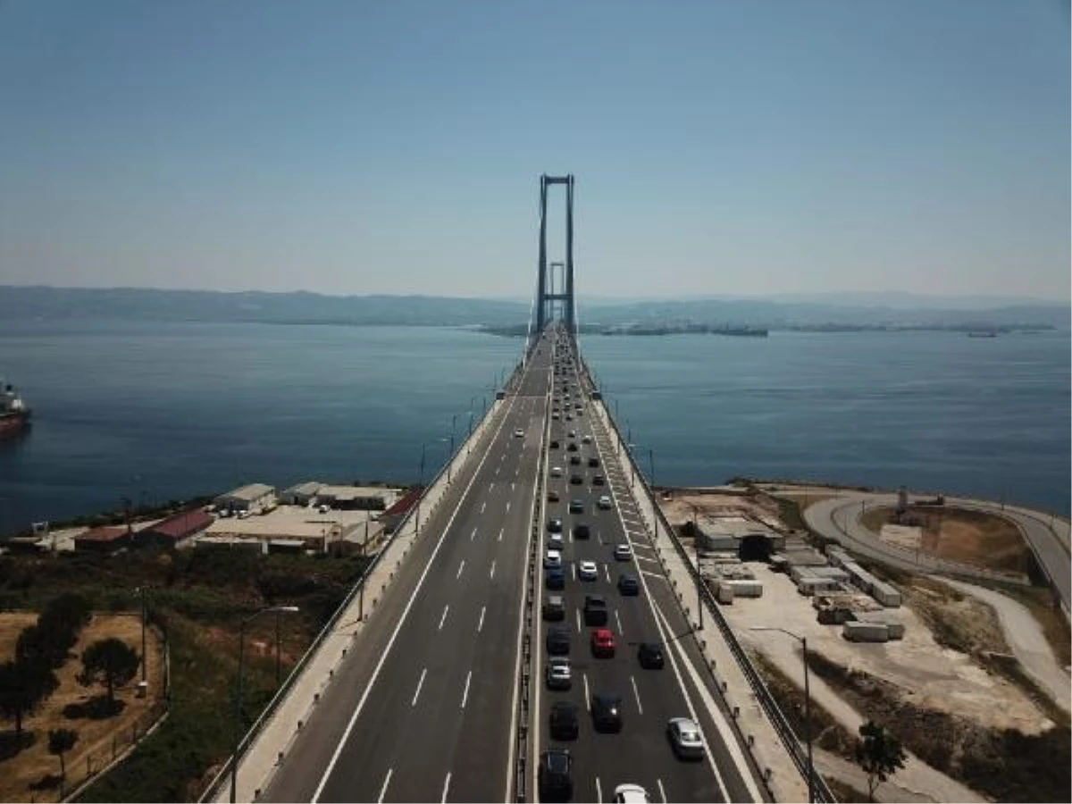 Kurban Bayramı tatilinde Osmangazi Köprüsü\'nde trafik yoğunluğu